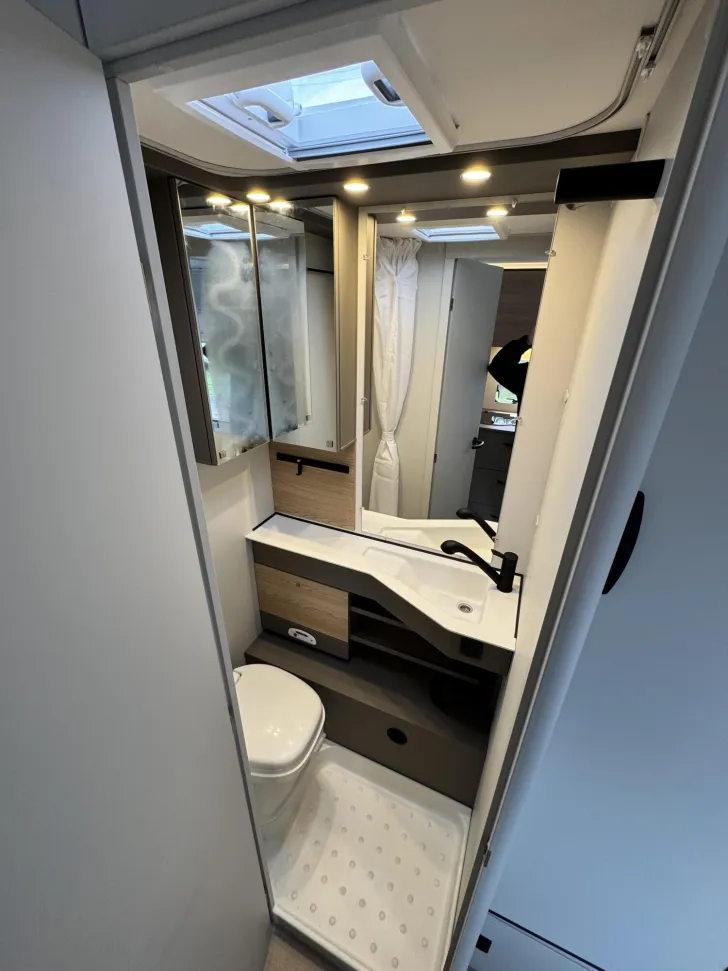 Fahrzeugbild Bürstner B66 485 TS 1800KG|DUSCHE|KOMFORT-AUSSTATTUNG #16
