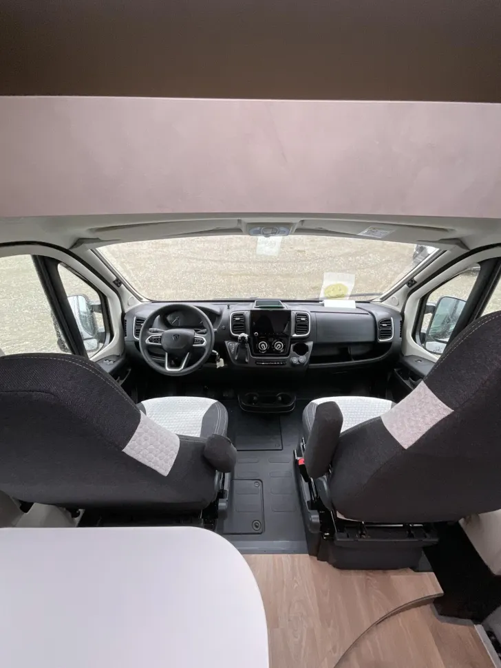Fahrzeugbild Crosscamp ADVTR 6.0 DF Peugeot Solar, AHK, Navi, Automatik #7