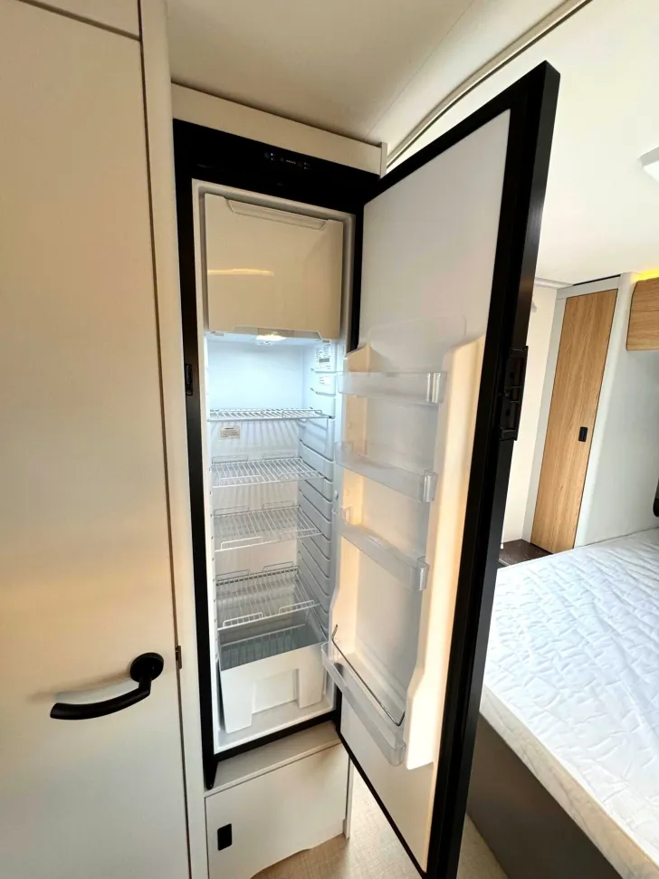 Fahrzeugbild Bürstner B66 485 TS 1800KG|DUSCHE|KOMFORT-AUSSTATTUNG #12