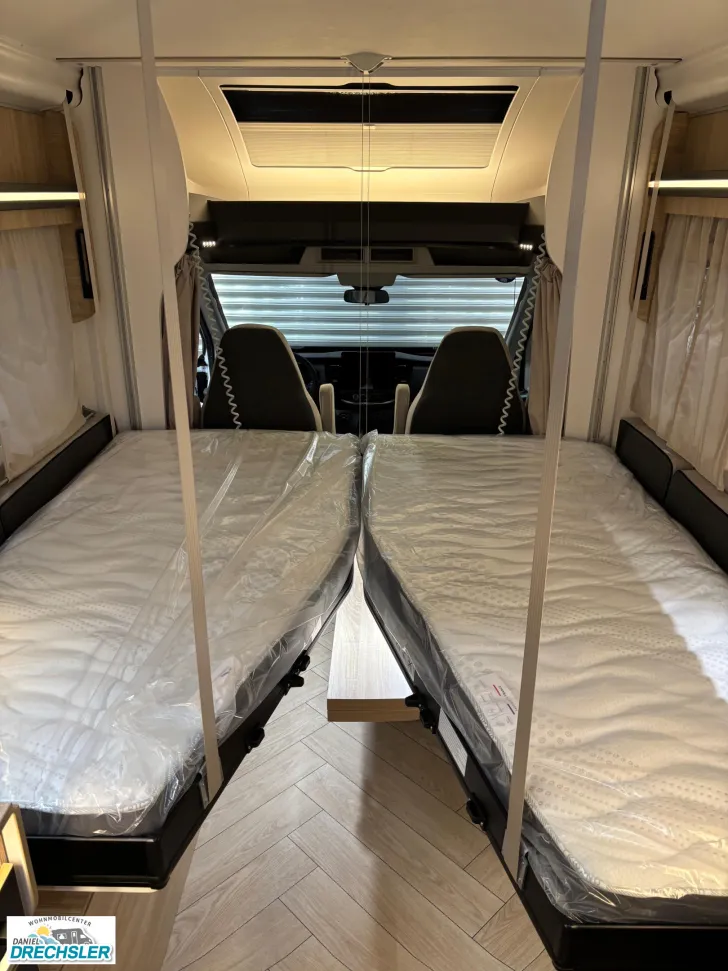 Fahrzeugbild Challenger 270 Graphite Edition #10