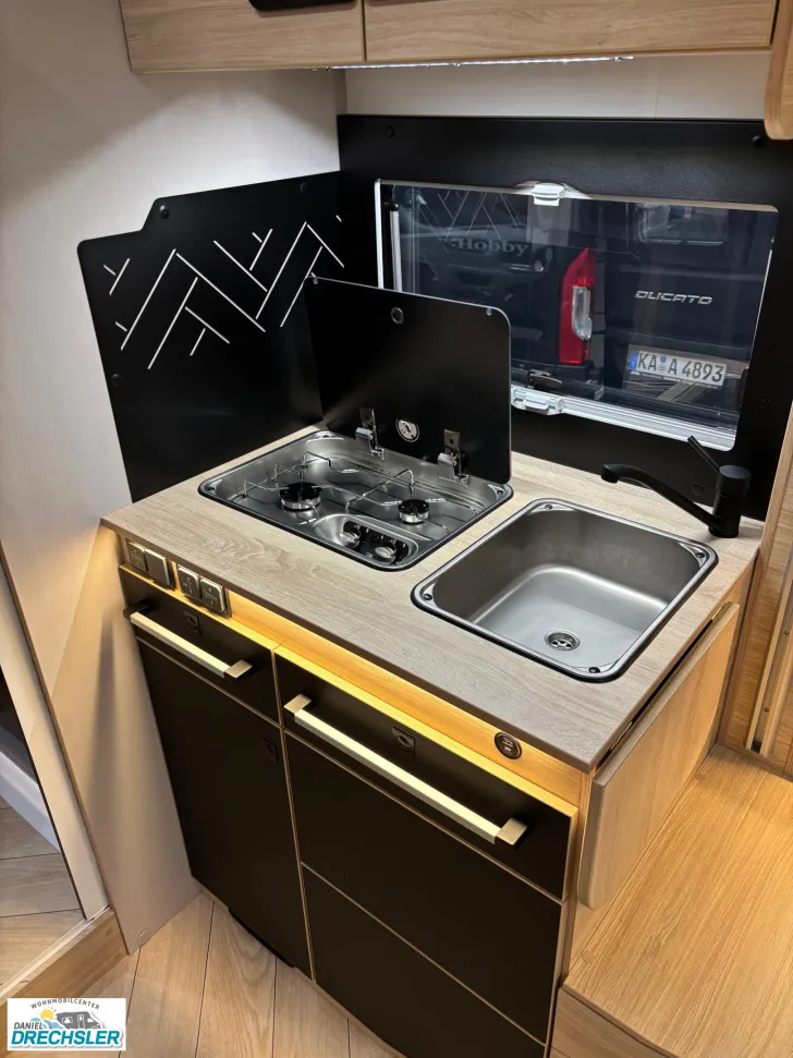 Fahrzeugbild Challenger 270 Graphite Edition #14