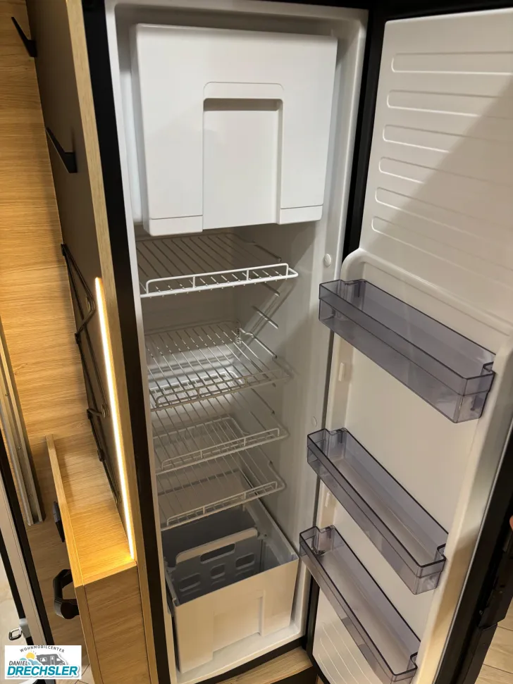 Fahrzeugbild Challenger 270 Graphite Edition #15