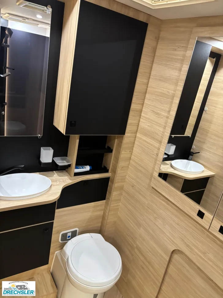 Fahrzeugbild Challenger 270 Graphite Edition #16