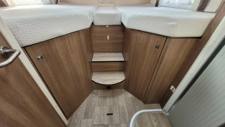 Fahrzeugbild Dethleffs Esprit T 7150-2 EB *SAT*TV*Klima*AHK*Hubstützen* #22