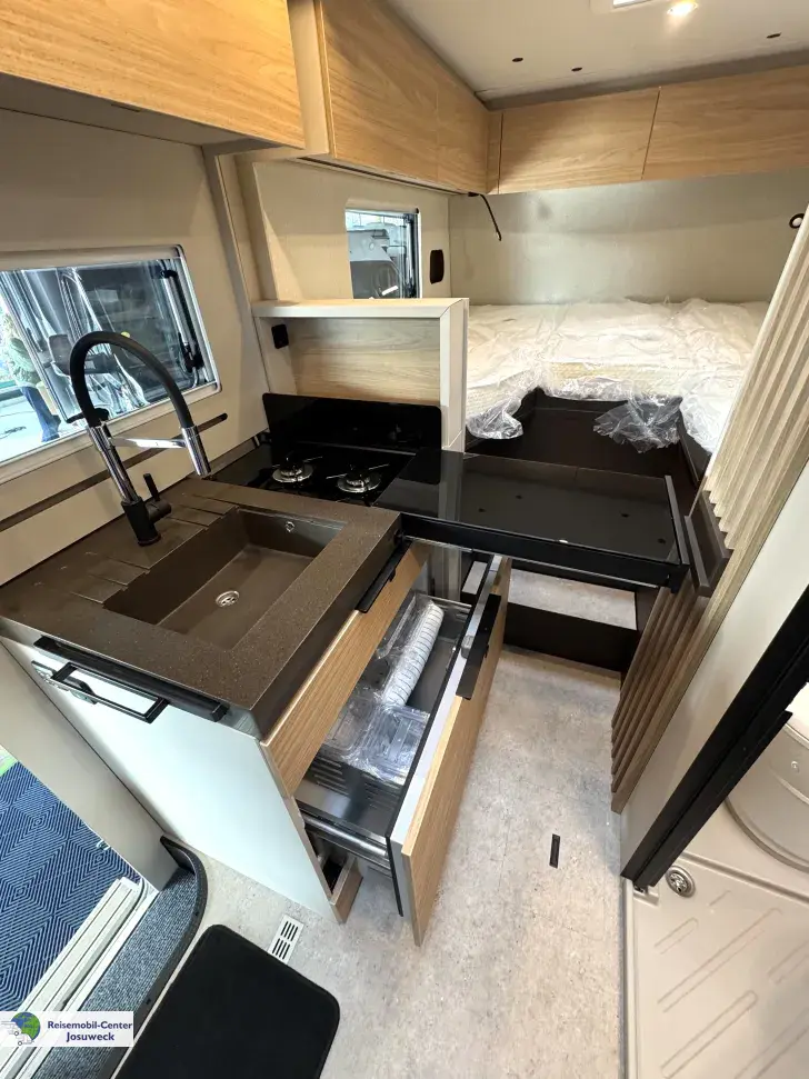 Fahrzeugbild Bürstner Signature SFT 7.0 VERFÜGBAR AB OKTOBER 2026 #9