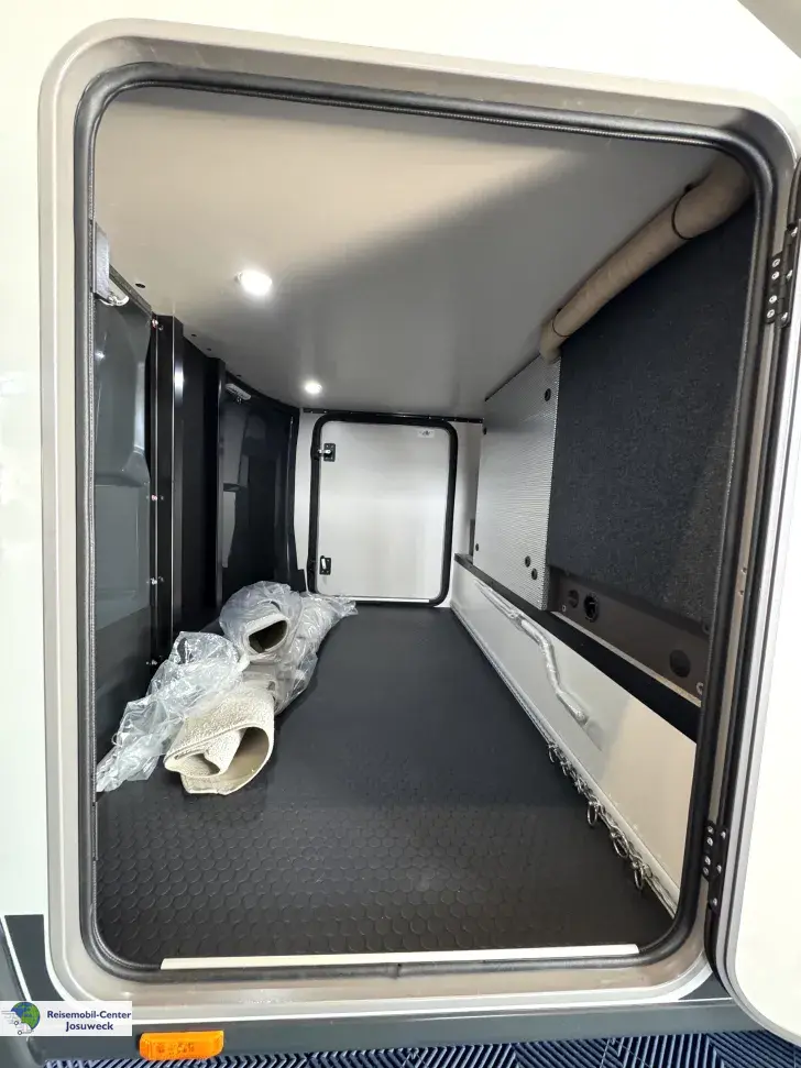 Fahrzeugbild Bürstner Signature SFT 7.0 VERFÜGBAR AB OKTOBER 2026 #11