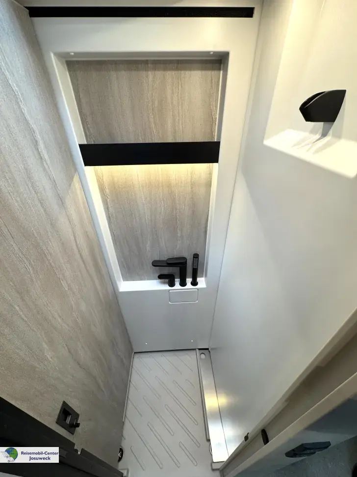 Fahrzeugbild Bürstner Signature SFT 7.0 VERFÜGBAR AB OKTOBER 2026 #13