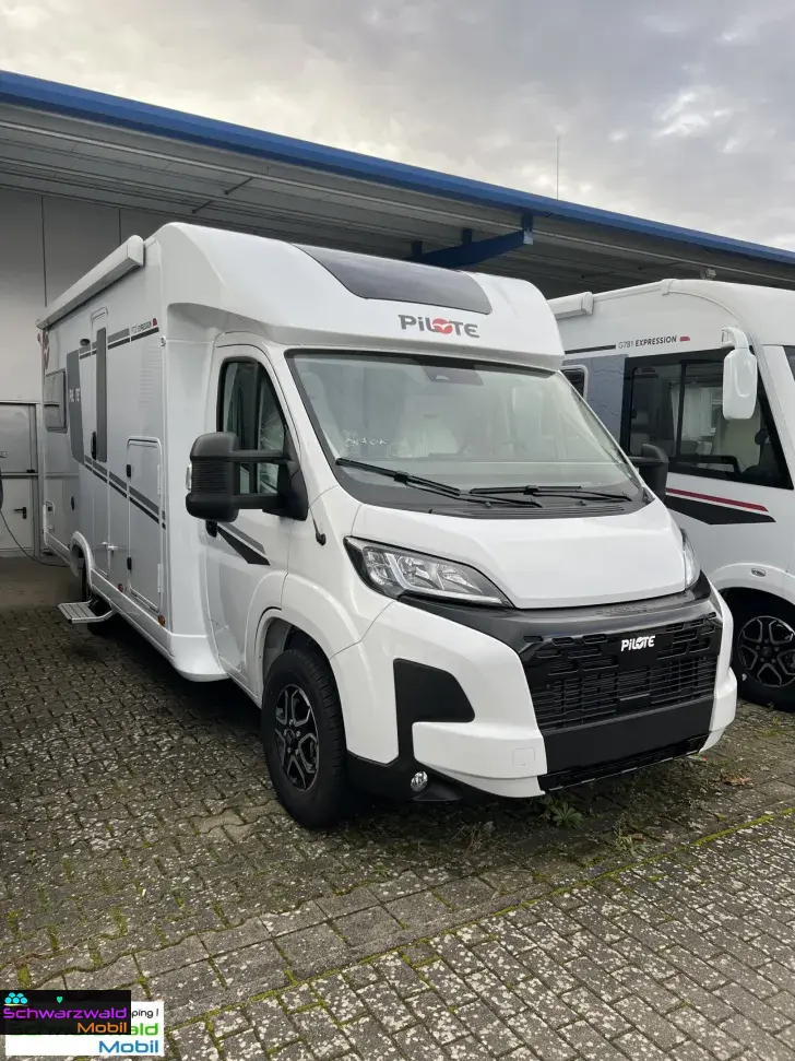 Fahrzeugbild Pilote P720U Expr.Rundsitzgruppe 180PS autom. 3,5T uvm. #1