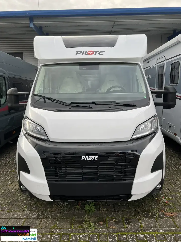 Fahrzeugbild Pilote P720U Expr.Rundsitzgruppe 180PS autom. 3,5T uvm. #3