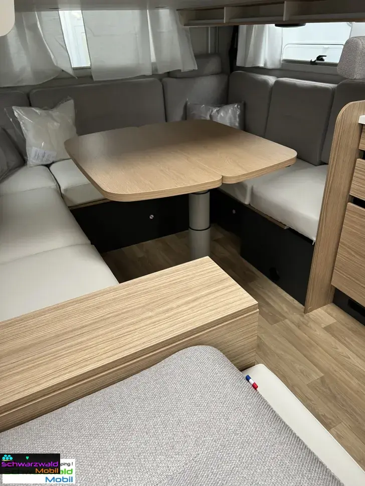 Fahrzeugbild Pilote P720U Expr.Rundsitzgruppe 180PS autom. 3,5T uvm. #8