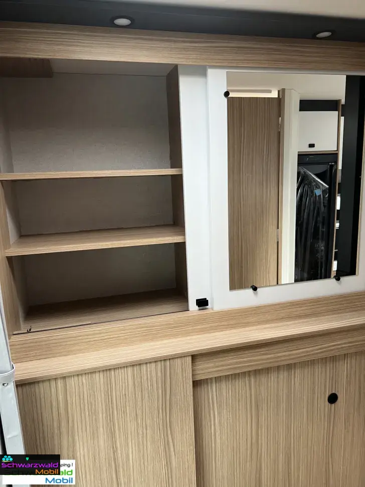 Fahrzeugbild Pilote P720U Expr.Rundsitzgruppe 180PS autom. 3,5T uvm. #18