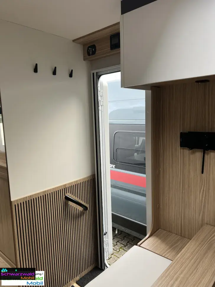 Fahrzeugbild Pilote P720U Expr.Rundsitzgruppe 180PS autom. 3,5T uvm. #24