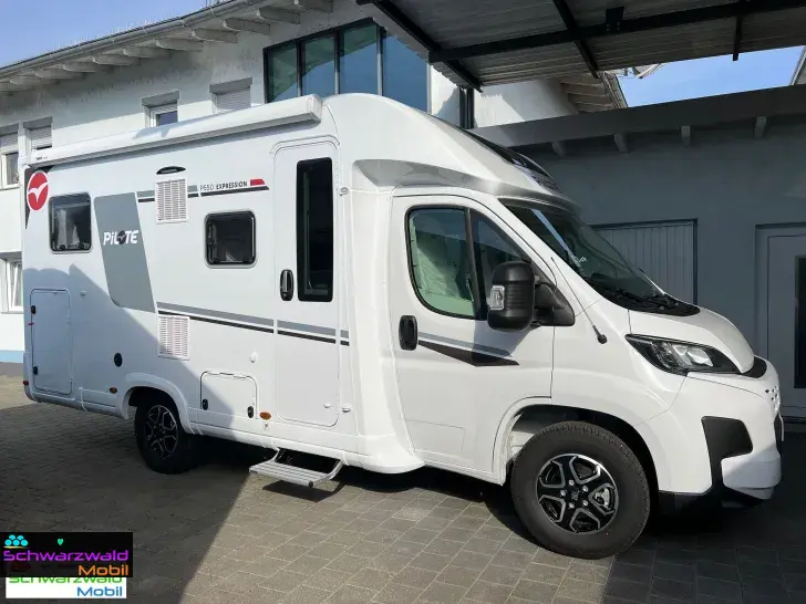 Fahrzeugbild Pilote P650GJ EXP. MY25 AUTOM 6EH TV+SAT NAVI #1