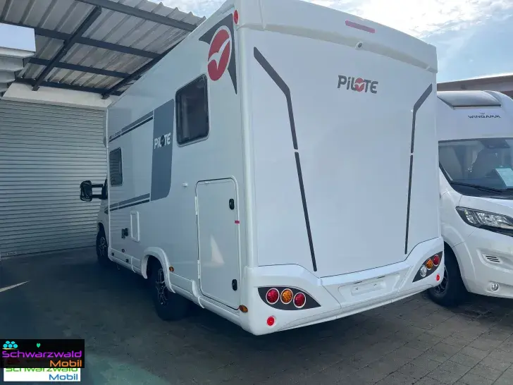 Fahrzeugbild Pilote P650GJ EXP. MY25 AUTOM 6EH TV+SAT NAVI #3