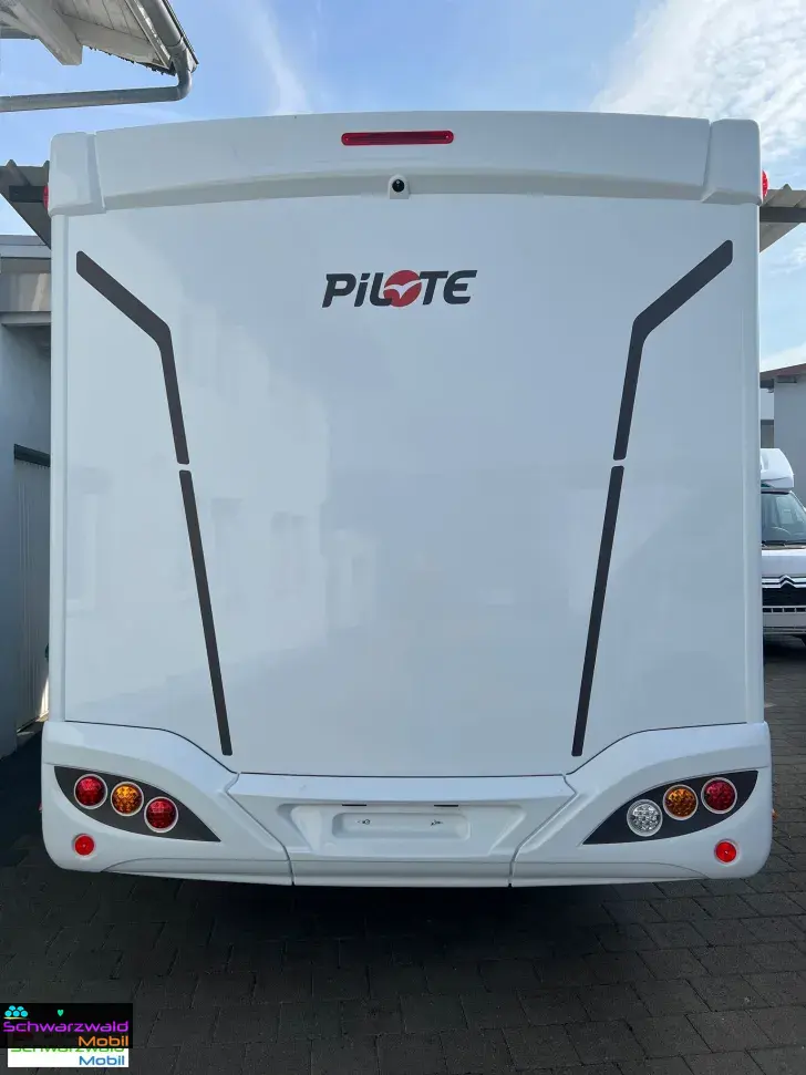 Fahrzeugbild Pilote P650GJ EXP. MY25 AUTOM 6EH TV+SAT NAVI #4