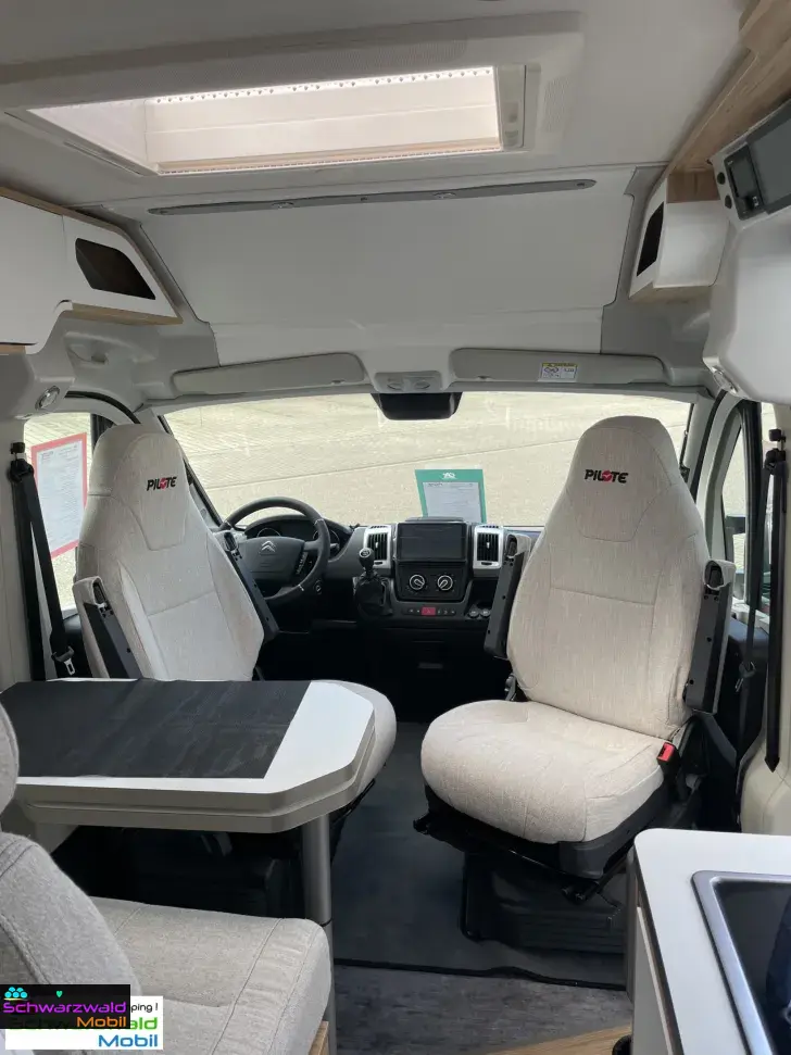 Fahrzeugbild Pilote V600G-165PS D. Heizung, Markise, Navi #10