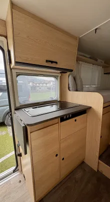 Fahrzeugbild Sunlight V 67S #5