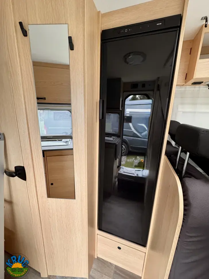 Fahrzeugbild Sunlight V 67S #8