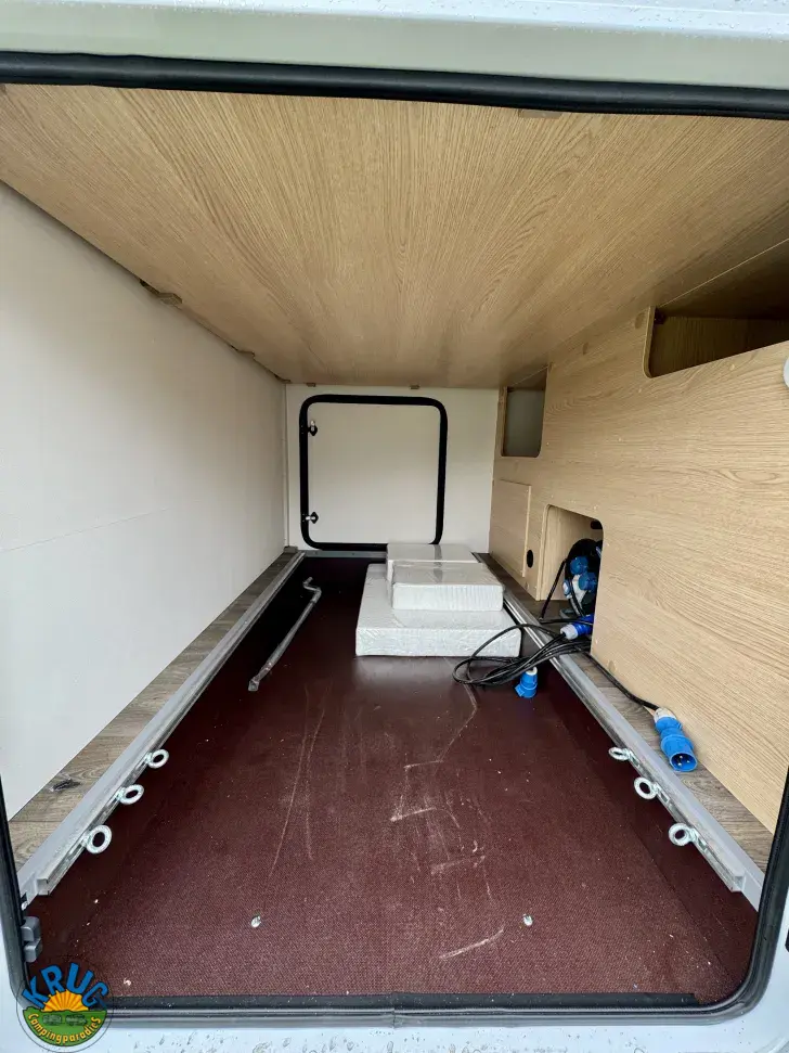 Fahrzeugbild Sunlight V 67S #12