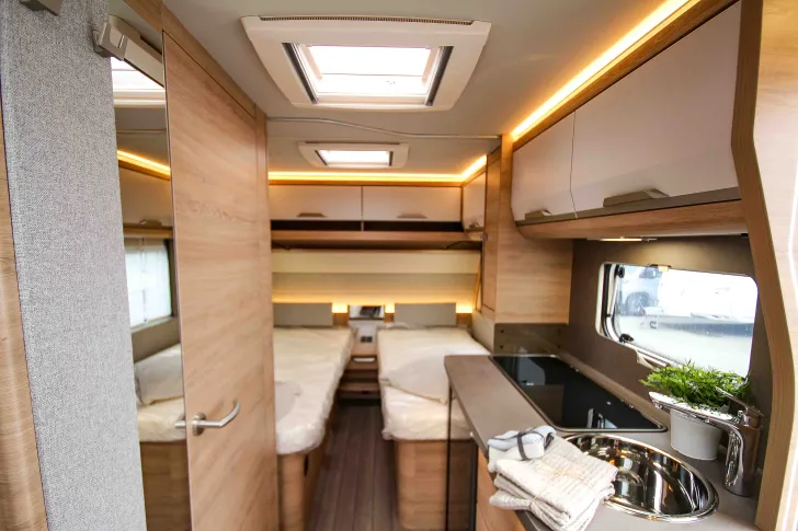 Fahrzeugbild Knaus Südwind 460 EU Black Selection | Gas-Paket| Modelljahr 2026 #7