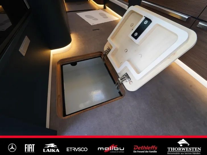 Fahrzeugbild Laika Kreos MB L 5009 MB ARCTIC 2xTV Klima Lithium #38