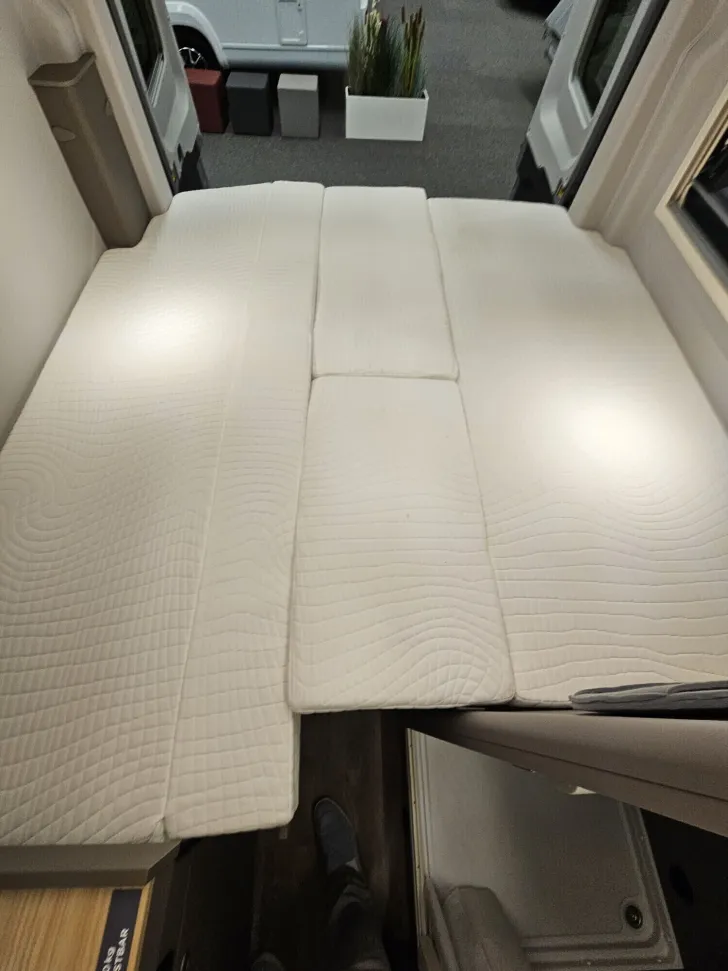 Fahrzeugbild LMC Innovan Ford 592 Sondermodell Juni 26 Verfügbar #7