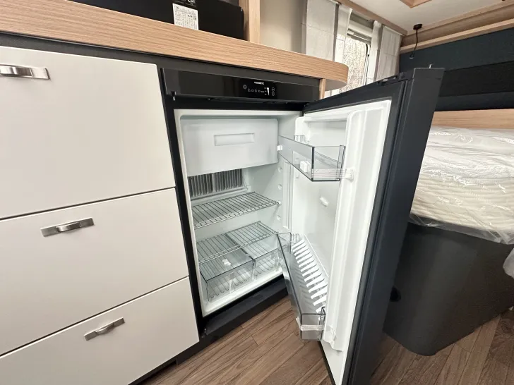 Fahrzeugbild Knaus Sport 450 FU Duschausbau #13
