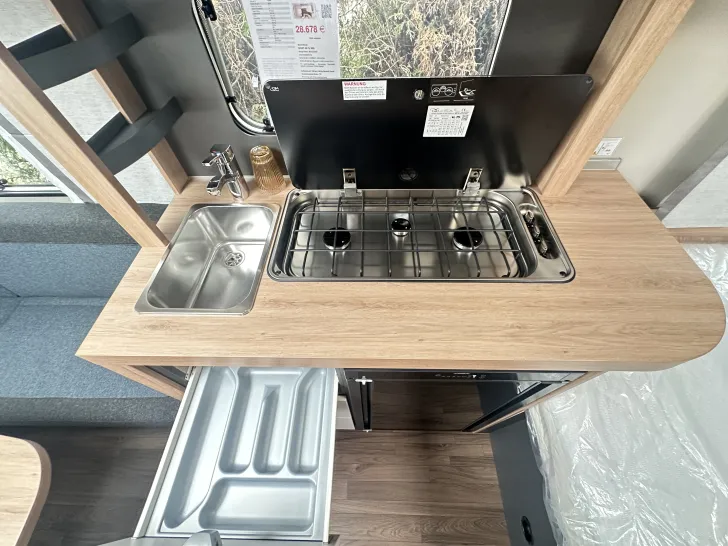 Fahrzeugbild Knaus Sport 450 FU Duschausbau #12