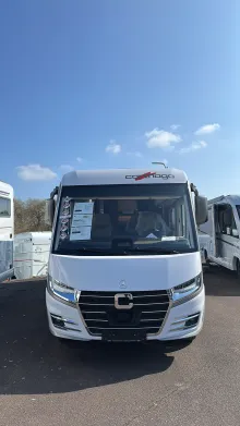 Frontal Vorne Carthago chic c-line I 4.9 LE L TV-Paket + Wechselrichter