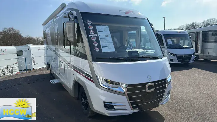 Schräg Vorne Carthago chic c-line I 4.9 LE L TV-Paket + Wechselrichter