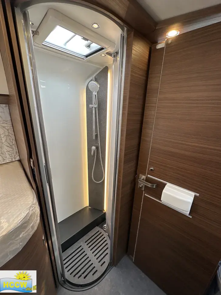 Dusche Carthago chic c-line I 4.9 LE L TV-Paket + Wechselrichter