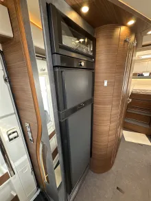 Kühlschrank Carthago chic c-line I 4.9 LE L TV-Paket + Wechselrichter