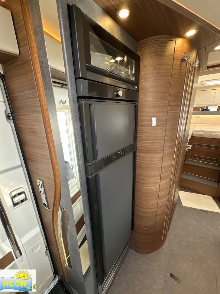 Kühlschrank Carthago chic c-line I 4.9 LE L TV-Paket + Wechselrichter