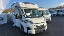 Schräg Vorne Carthago C1-tourer T 143 KB-LE comfort 4.2t ohne Hubbett