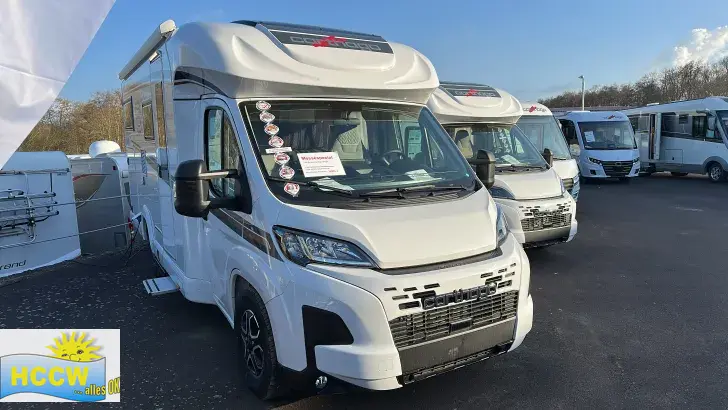Schräg Vorne Carthago C1-tourer T 143 KB-LE comfort 4.2t ohne Hubbett