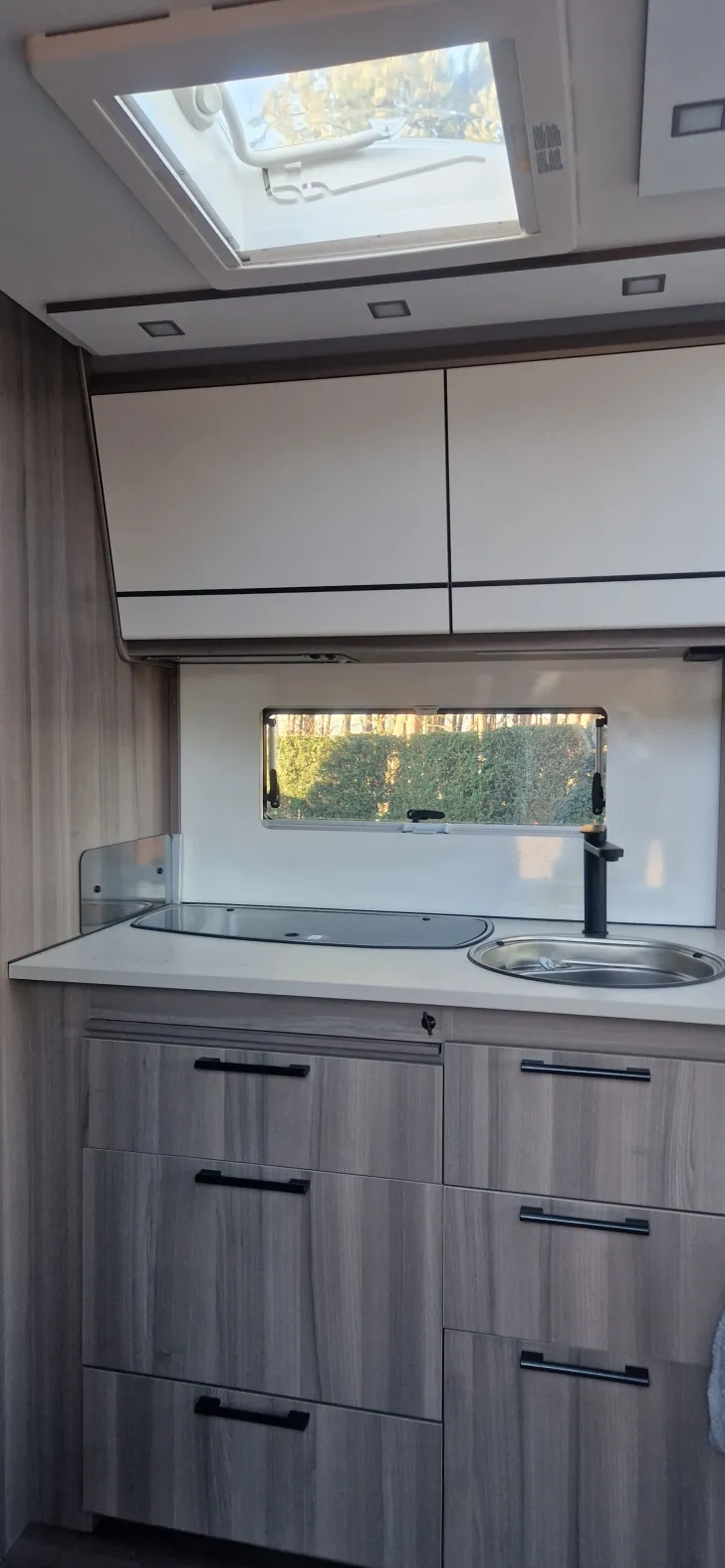 Fahrzeugbild Kabe Estate 560 GLE autom.Hubsystem #6