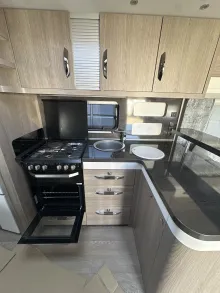 Küchen Hobby Prestige 660 WFC