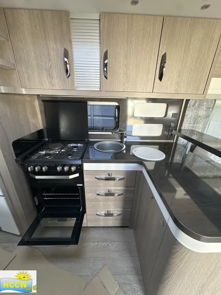 Küchen Hobby Prestige 660 WFC