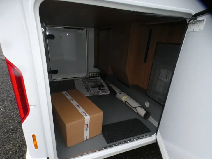 Fahrzeugbild Carthago C1-tourer I 143 KB-LE comfort 4.2t Sonderpreis Ohne Hubbett #5