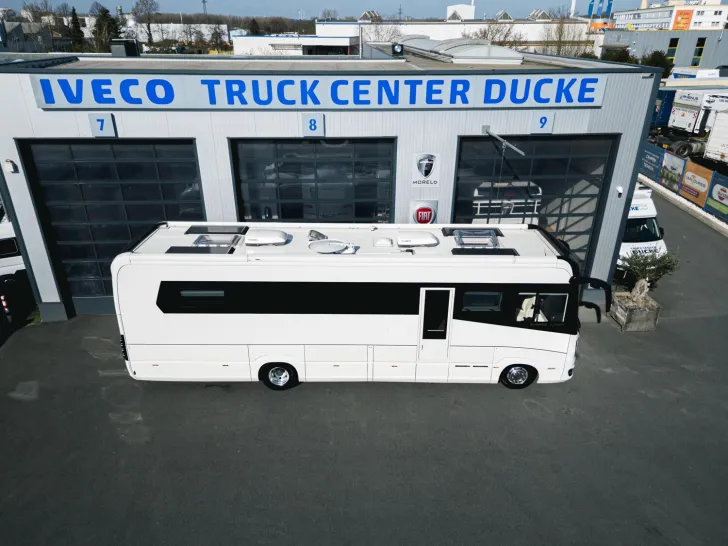 Fahrzeugbild Morelo Empire Liner 110 GSB mit PKW-Garage #4