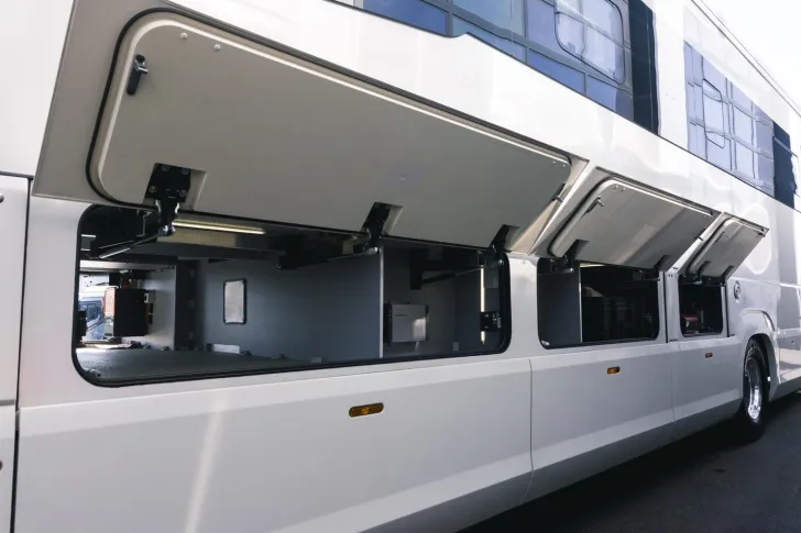 Fahrzeugbild Morelo Empire Liner 110 GSB mit PKW-Garage #11