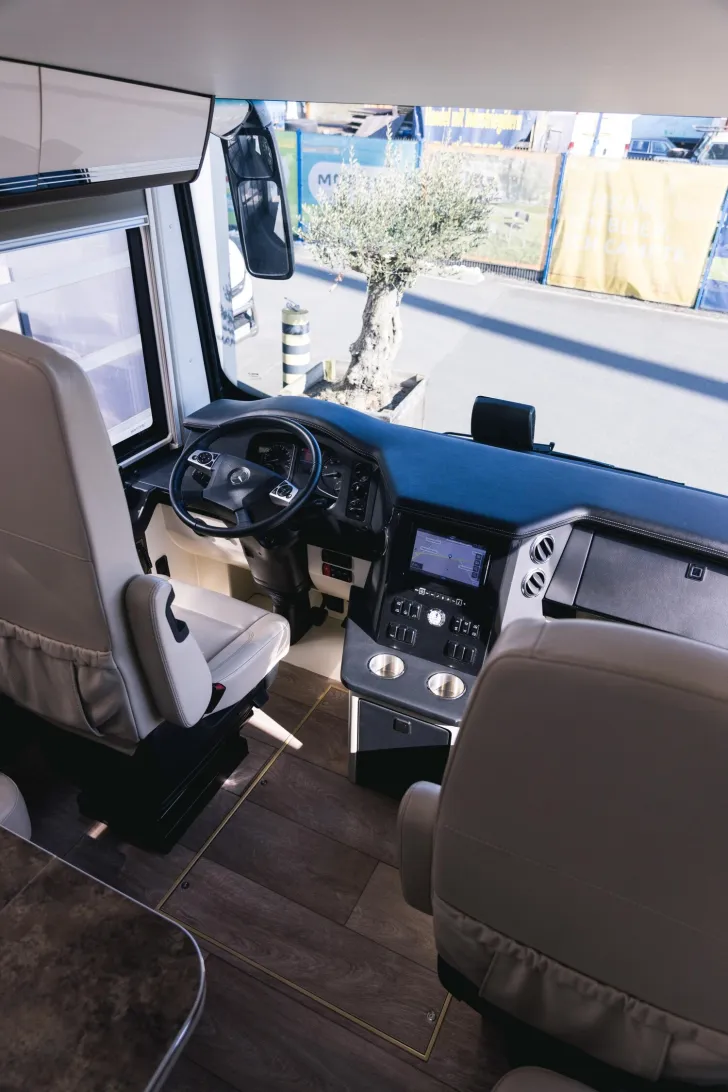 Fahrzeugbild Morelo Empire Liner 110 GSB mit PKW-Garage #17