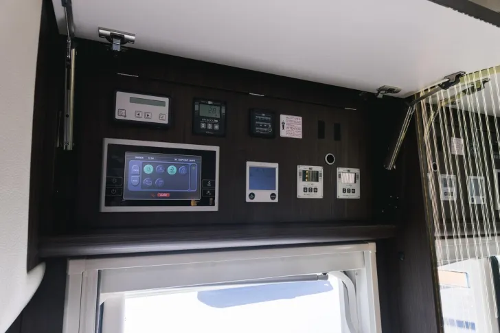 Fahrzeugbild Morelo Empire Liner 110 GSB mit PKW-Garage #23