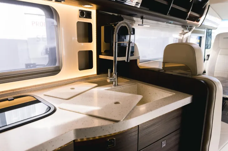 Fahrzeugbild Morelo Empire Liner 110 GSB mit PKW-Garage #26