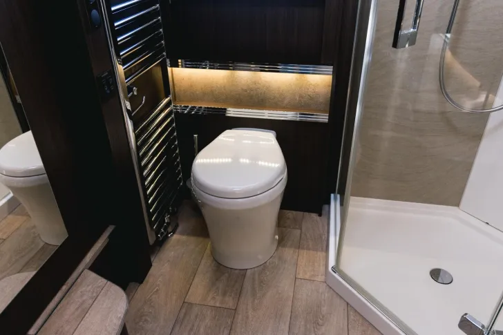 Fahrzeugbild Morelo Empire Liner 110 GSB mit PKW-Garage #30