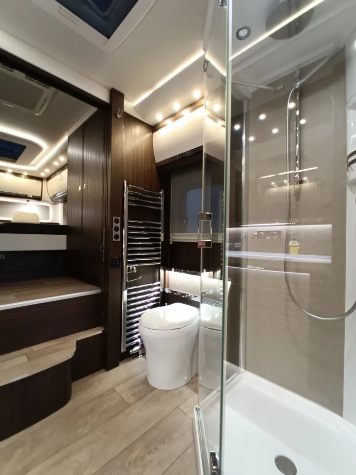 Fahrzeugbild Morelo Empire Liner 110 GSB mit PKW-Garage #32