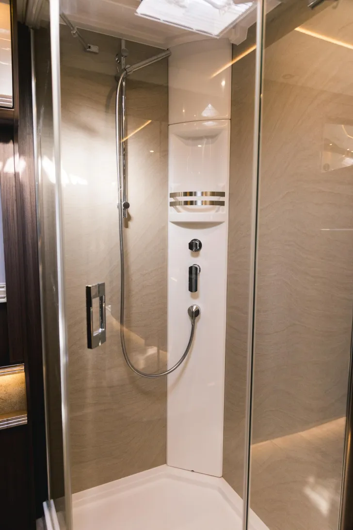 Fahrzeugbild Morelo Empire Liner 110 GSB mit PKW-Garage #33