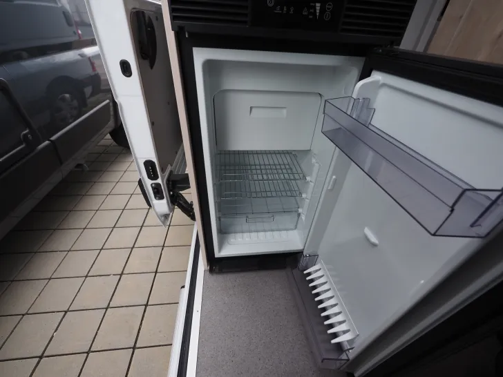 Fahrzeugbild Clever Einzelstück, Individualausbau Längsb., D-Heiz. #9