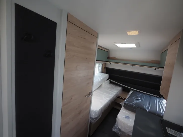 Fahrzeugbild Dethleffs Camper 460 EL, Fußbodenheizung, ATC, uvm. #7