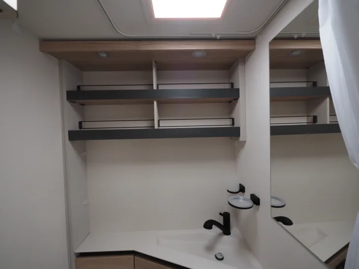 Fahrzeugbild Dethleffs Camper 460 EL, Fußbodenheizung, ATC, uvm. #13